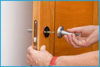 Lock Locksmith Services Willoughby, OH 440-226-5073 - 12-changing-locks