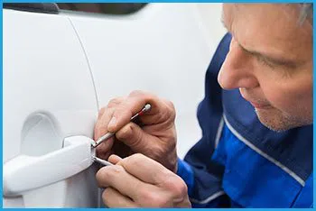 Lock Locksmith Services Willoughby, OH 440-226-5073 - 20-car-locksmith
