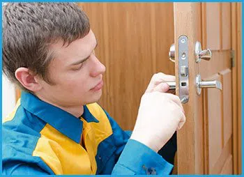 Lock Locksmith Services Willoughby, OH 440-226-5073 - 5-lock-opening